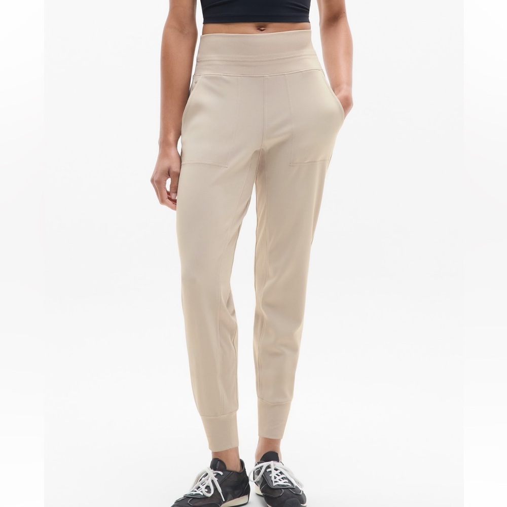 Athleta Venice Jogger Size L Tan Color EUC